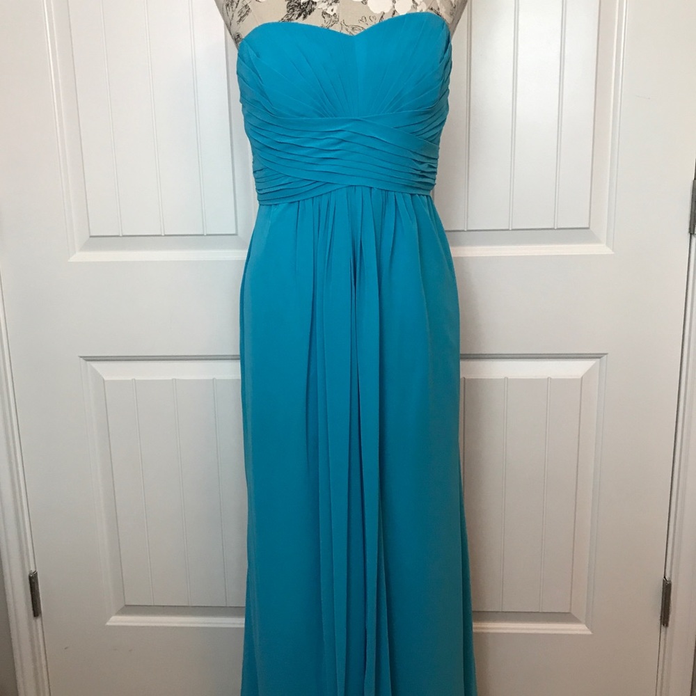 Strapless formal dress